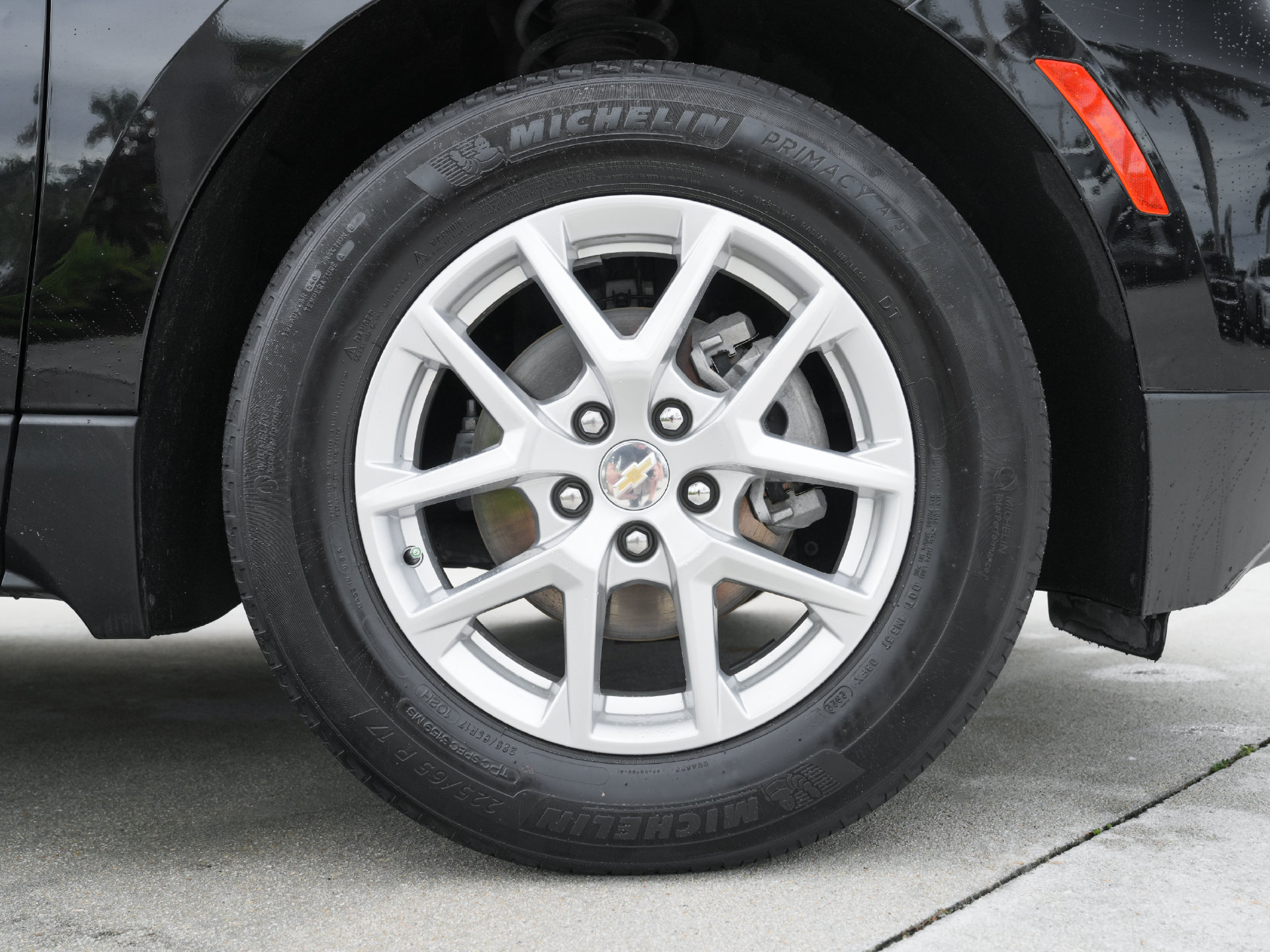 Used 2023 Chevrolet Equinox LS FWD image 28