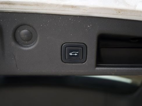 Used 2022 Chevrolet Equinox LT image 45