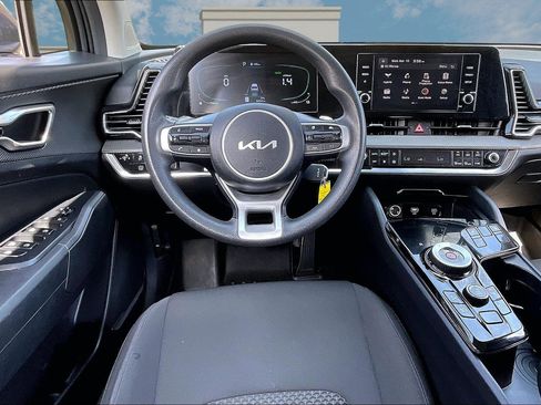 Used 2023 Kia Sportage LX AWD/4WD image 5