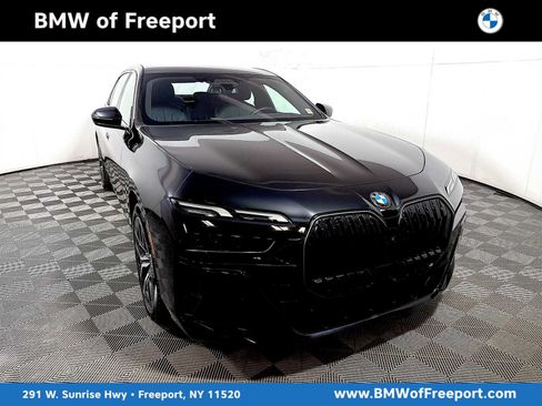 Certified 2025 BMW 760i xDrive w/ Executive Package AWD/4WD image 1