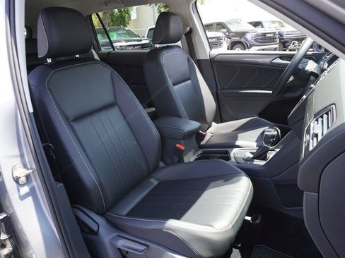 Used 2022 Volkswagen Tiguan SE FWD image 13