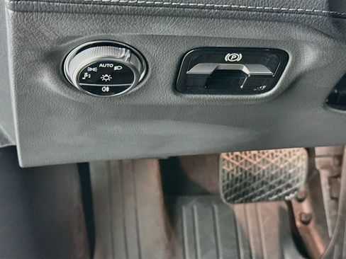 Used 2023 Mercedes-Benz EQS 580 4MATIC Sedan image 11
