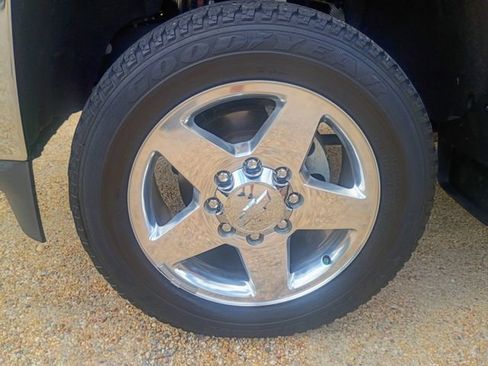 Used 2015 Chevrolet Silverado 2500 LTZ w/ LTZ Plus Package AWD/4WD image 28