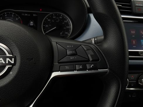 Used 2025 Nissan Versa SV FWD image 32