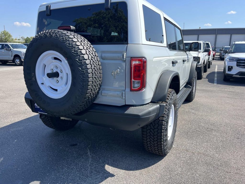 New 2026 Ford Bronco Heritage Edition AWD/4WD image 3