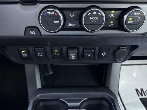 Used 2022 Toyota Tacoma TRD Sport w/ TRD Premium Sport Package image 25