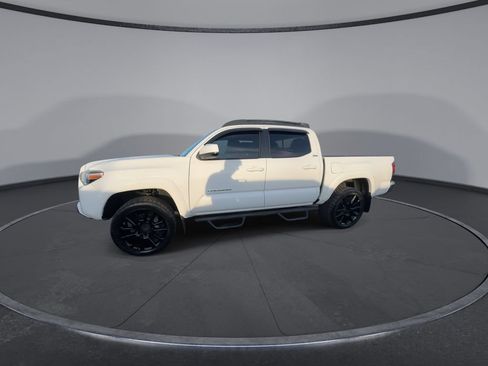 Used 2020 Toyota Tacoma SR5 RWD image 5