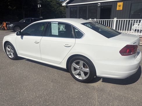 Used 2013 Volkswagen Passat TDI SE FWD image 4