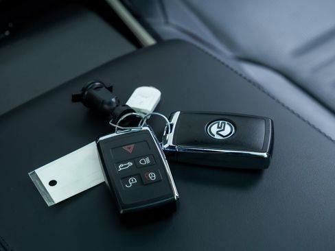 Used 2024 Land Rover Range Rover Sport AWD/4WD image 15