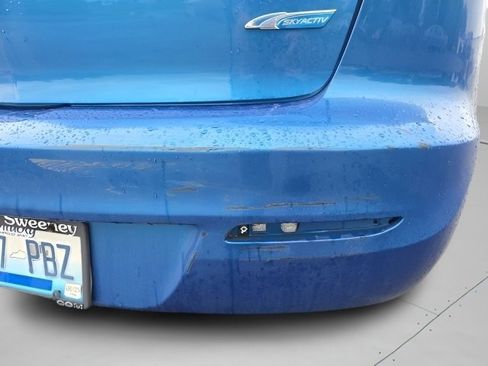 Used 2012 MAZDA MAZDA3 i Touring FWD image 11
