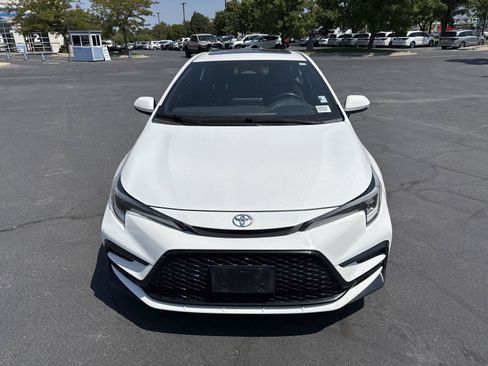 Used 2023 Toyota Corolla SE w/ SE Premium Package FWD image 3