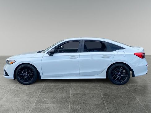 Used 2023 Honda Civic Sport image 2