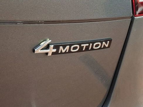 Used 2023 Volkswagen Tiguan SE R-Line image 28