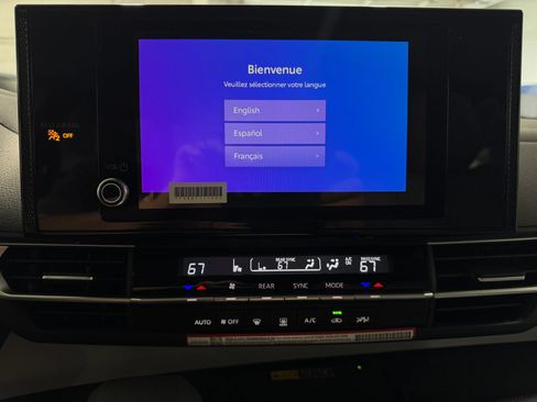 Used 2026 Toyota Sienna LE FWD image 19