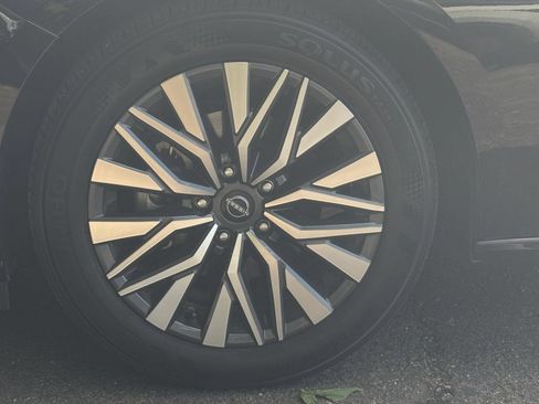 Used 2025 Nissan Altima 2.5 SV FWD image 28