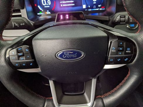 Certified 2025 Ford Explorer ST-Line w/ ST-Line Street Pack image 18