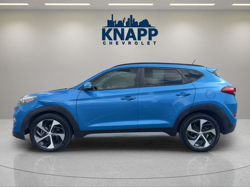 Used 2017 Hyundai Tucson Value FWD image 2