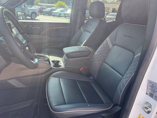 Used 2024 GMC Canyon Denali AWD/4WD image 17