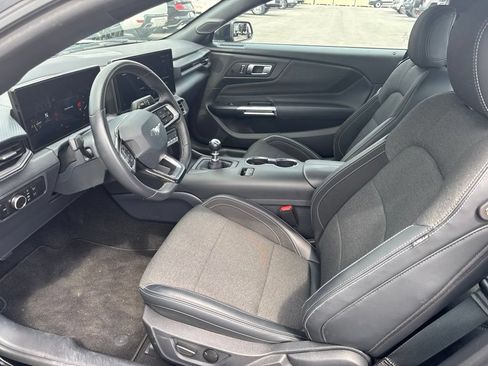 Used 2025 Ford Mustang GT RWD image 15