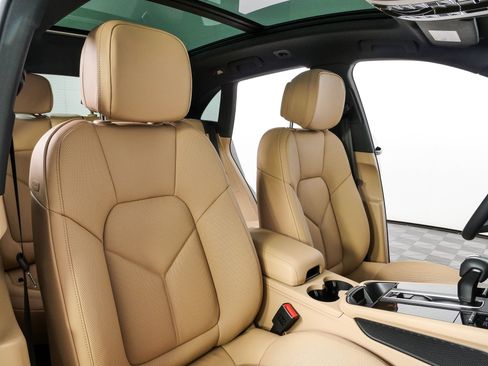 New 2026 Porsche Macan AWD/4WD image 24