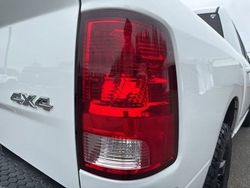 Used 2019 RAM 1500 Classic SLT AWD/4WD image 15