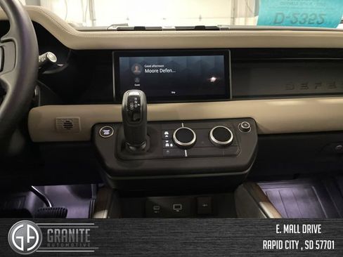 Used 2024 Land Rover Defender 110 X-Dynamic SE image 24