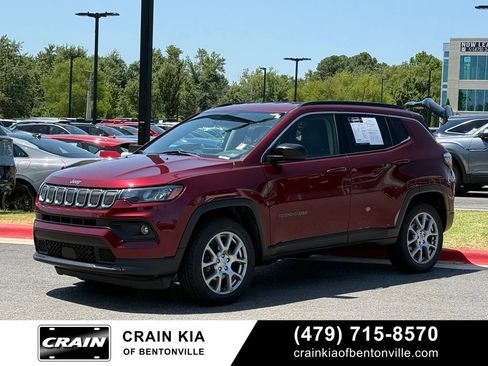 Used 2022 Jeep Compass Latitude AWD/4WD image 3