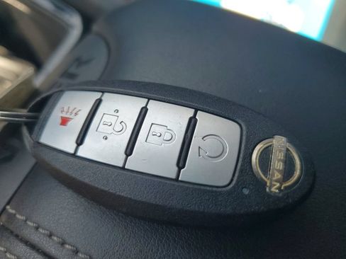 Used 2022 Nissan Pathfinder SV AWD/4WD image 27