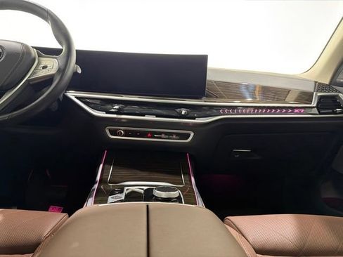 Used 2024 BMW X7 xDrive40i w/ Premium Package AWD/4WD image 39