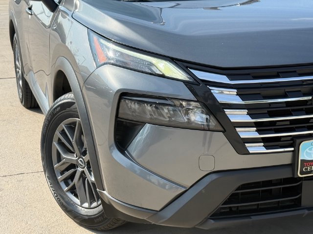 Used 2024 Nissan Rogue S FWD image 4