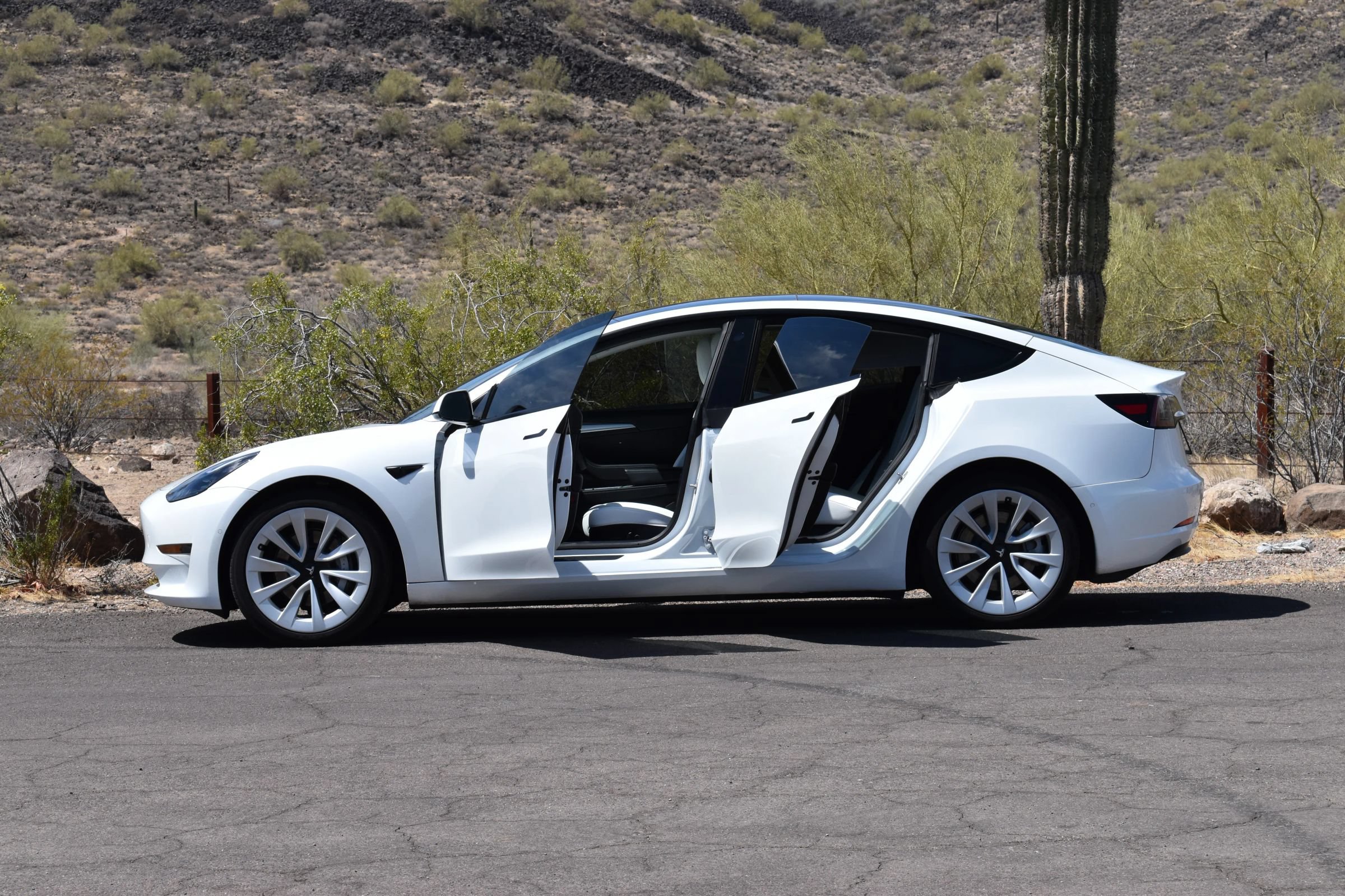 Used 2021 Tesla Model 3 Standard Range Plus RWD image 5