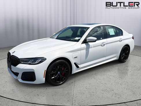 Used 2023 BMW 530e xDrive w/ Premium Package AWD/4WD image 2