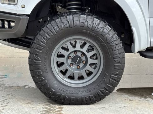Used 2020 Ford F150 Raptor w/ Equipment Group 802A Luxury AWD/4WD image 33