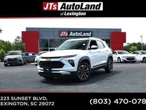 Used 2025 Chevrolet TrailBlazer LT AWD/4WD image 1