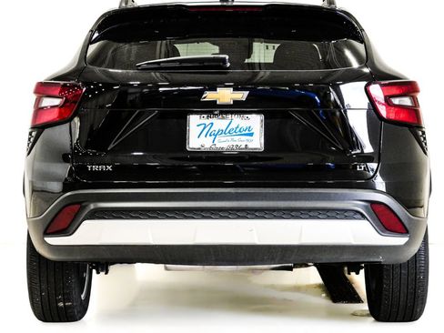 Used 2025 Chevrolet Trax LT FWD image 7