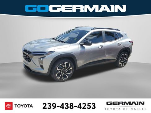 Used 2024 Chevrolet Trax RS w/ Sunroof Package FWD image 13