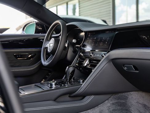 Used 2025 Bentley Flying Spur Plug-In Hybrid AWD/4WD image 58
