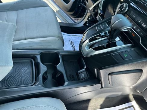 Used 2017 Honda CR-V LX image 28