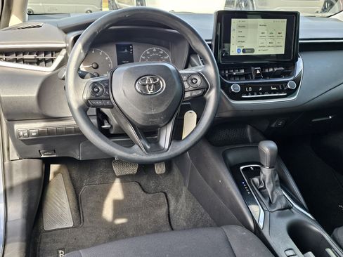 Used 2025 Toyota Corolla LE image 30