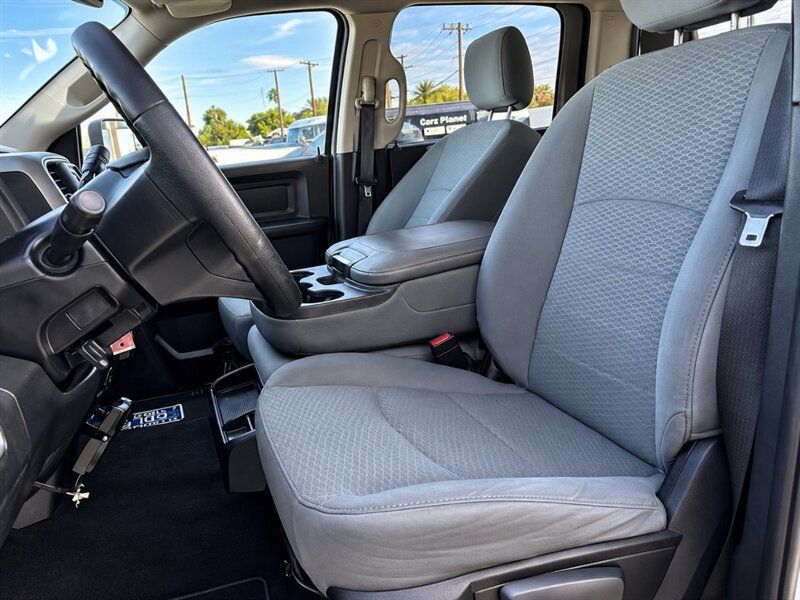 Used 2015 RAM 2500 Tradesman w/ Chrome Appearance Group AWD/4WD image 16