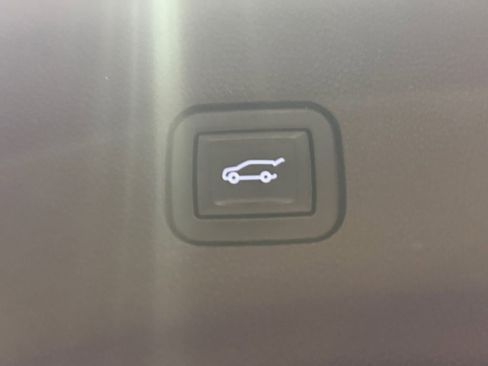 Used 2022 Buick Enclave Avenir w/ Avenir Technology Package image 13