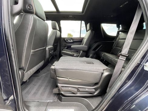 Used 2021 Chevrolet Tahoe Premier w/ Premium Package image 16