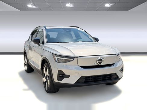 Used 2023 Volvo XC40 Recharge Ultimate AWD/4WD image 7