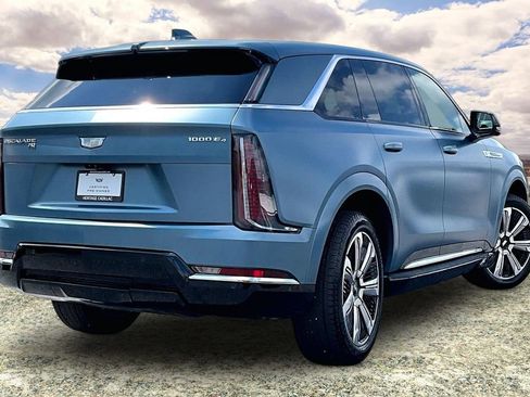 Certified 2025 Cadillac Escalade IQ Luxury 2 AWD/4WD image 5