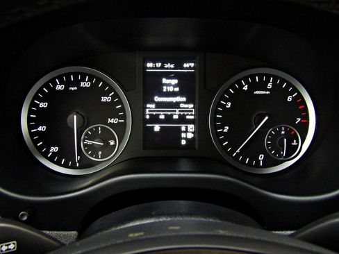 Used 2020 Mercedes-Benz Metris image 12