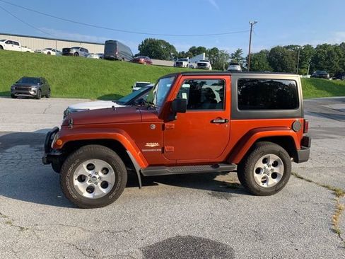 Used 2014 Jeep Wrangler Sahara w/ Connectivity Group AWD/4WD image 5
