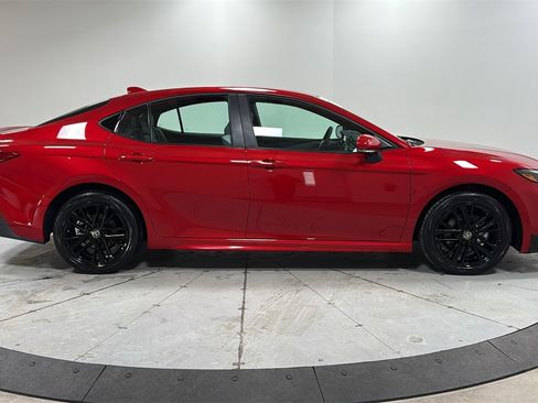 Certified 2025 Toyota Camry SE image 6