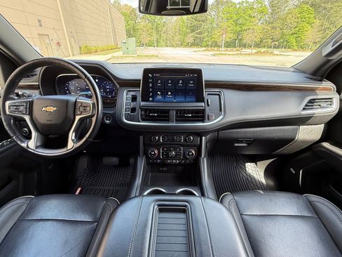 Used 2023 Chevrolet Suburban Premier RWD image 21
