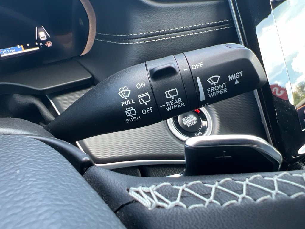 Used 2026 Jeep Grand Cherokee L Laredo RWD image 40