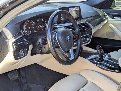Used 2019 BMW 530i xDrive w/ Convenience Package image 9